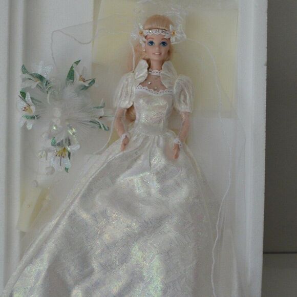 🆕NWT 1994 PORCELAIN STAR LILY BRIDE BARBIE - Picture 2 of 6